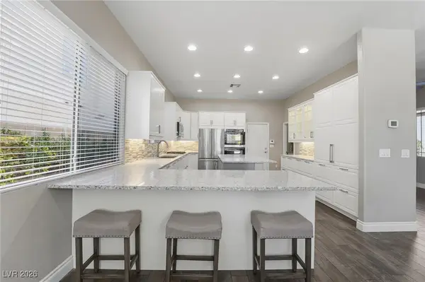 2752 Glen Port Street, Las Vegas, NV 89135