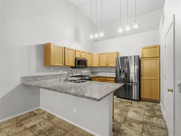 2053 Quarry Ridge Street #203, Las Vegas, NV 89117