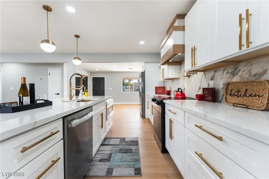 1925 E Saint Louis Avenue, Las Vegas, NV 89104 - Image #2