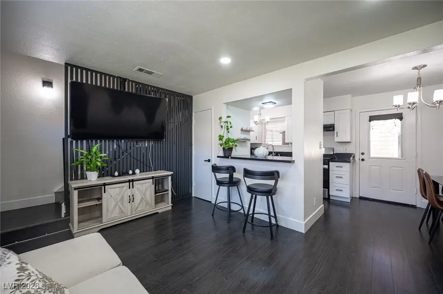 582 Blue Lagoon Drive, Las Vegas, NV 89110 - Image #3