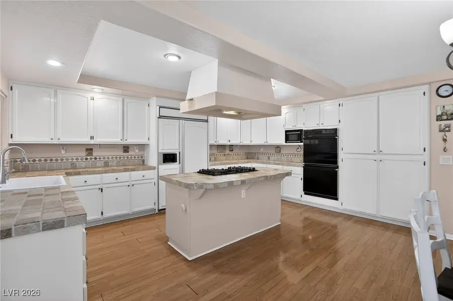 7408 Shallow Glen Court, Las Vegas, NV 89129 - Image #3