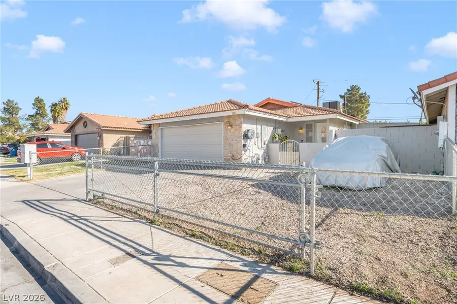 1824 Yellow Rose Street, Las Vegas, NV 89108 - Image #2