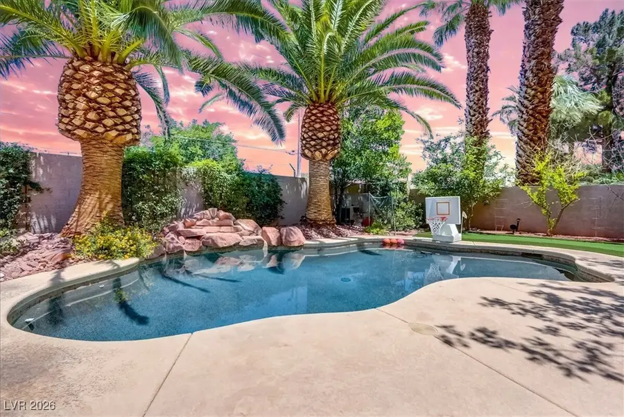 2500 Wimbledon Drive, Las Vegas, NV 89107 - Image #2