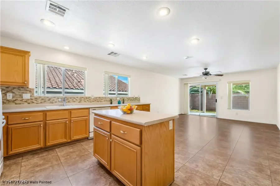 194 Kings Canyon Court, Henderson, NV 89012 - Image #2