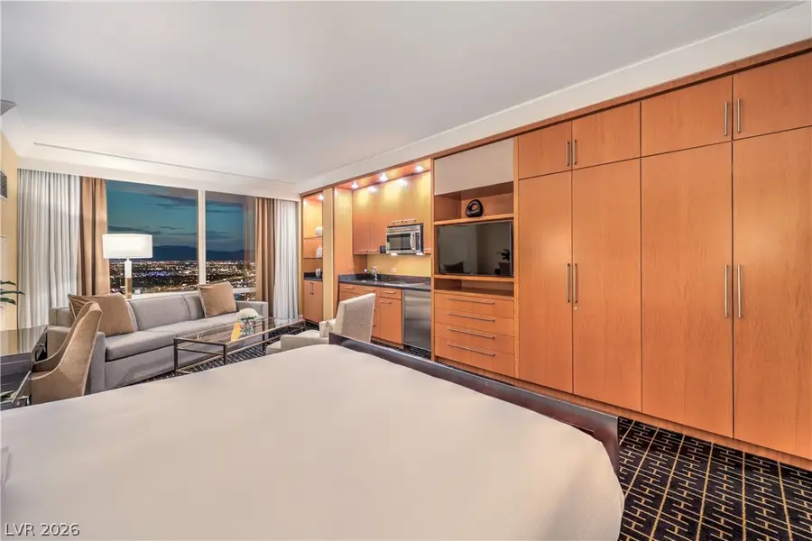 2000 Fashion Show Drive #5417, Las Vegas, NV 89109 - #2