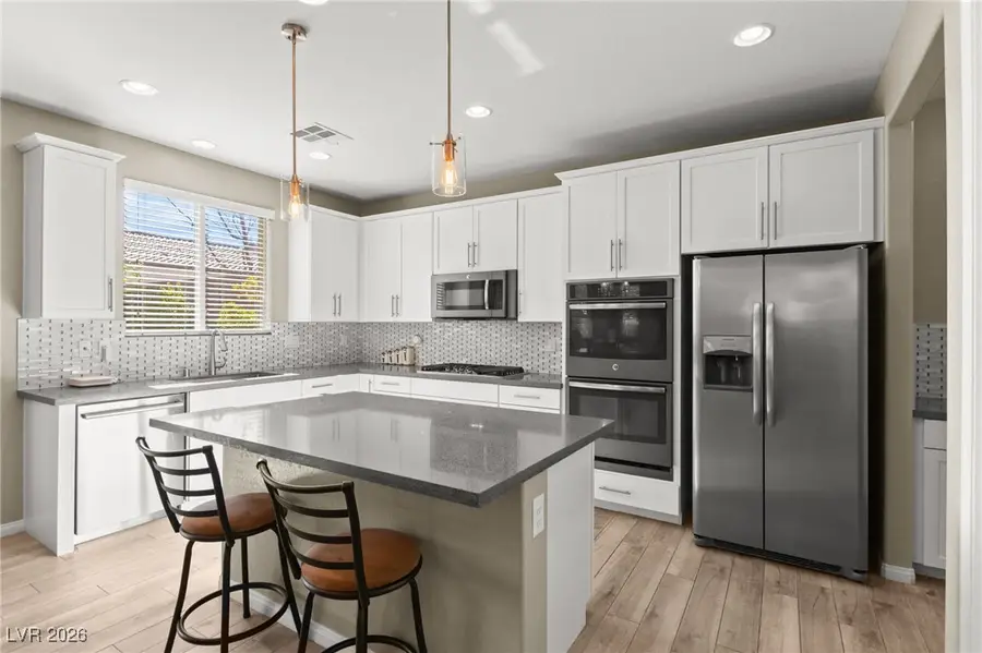 10559 Pelican Island Avenue, Las Vegas, NV 89166 - Image #2