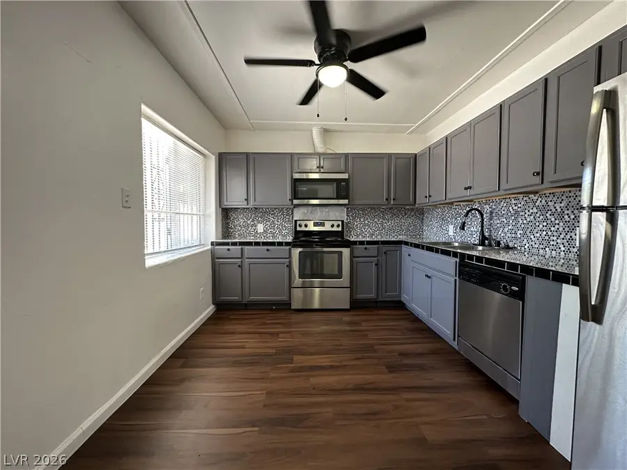 2125 Elm Avenue, Las Vegas, NV 89101 - Image #3