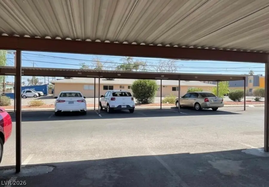 565 S Royal Crest Circle #19, Las Vegas, NV 89169 - Image #2