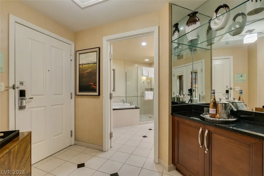 145 E Harmon Avenue #2015, Las Vegas, NV 89109 - Image #3