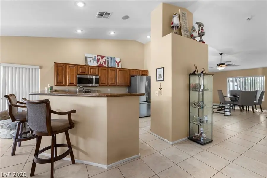 2120 Meadow Green Avenue, North Las Vegas, NV 89031 - Image #3