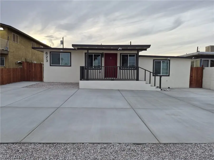 623 N 10th Street, Las Vegas, NV 89101 - #2