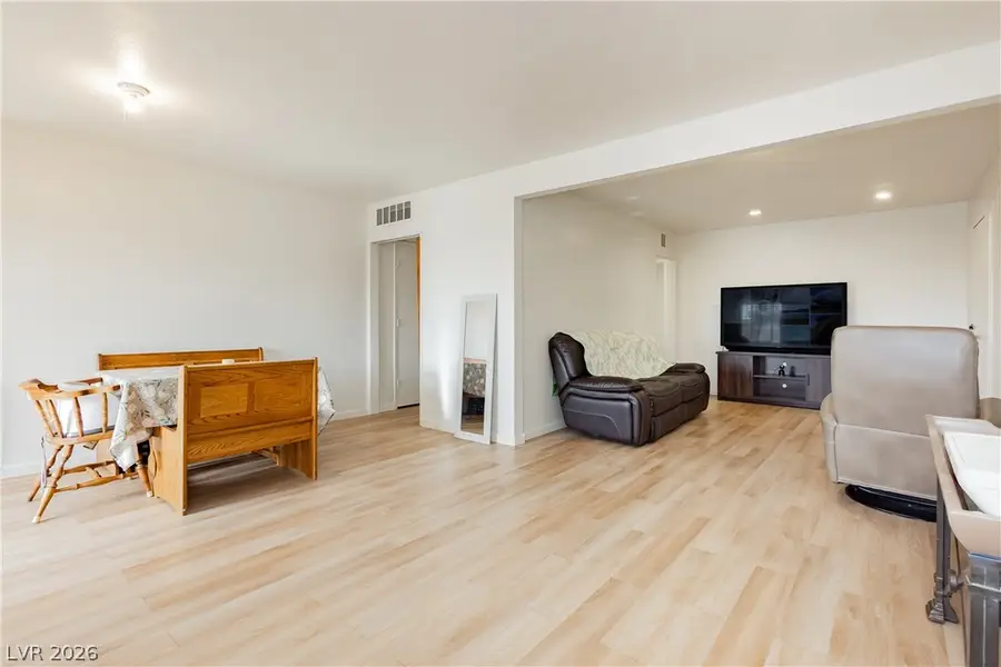 5128 Doe Avenue, Las Vegas, NV 89146 - Image #2