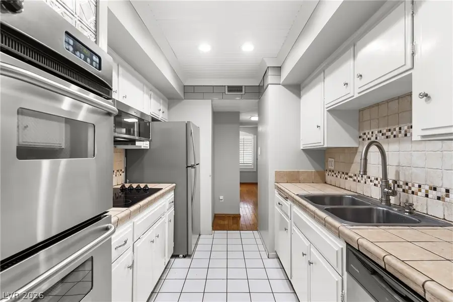 3078 El Camino Avenue, Las Vegas, NV 89102 - #2