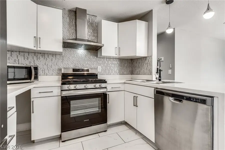 5175 Caliente Street #121, Las Vegas, NV 89119 - #2
