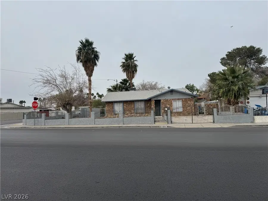 3643 Indios Avenue, Las Vegas, NV 89121 - #2