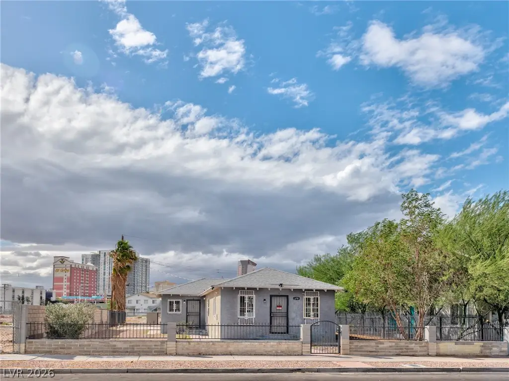 339 N 10th Street, Las Vegas, NV 89101 - #1