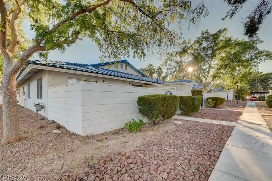 2124 Chertsey Drive #B, Las Vegas, NV 89108 - #2