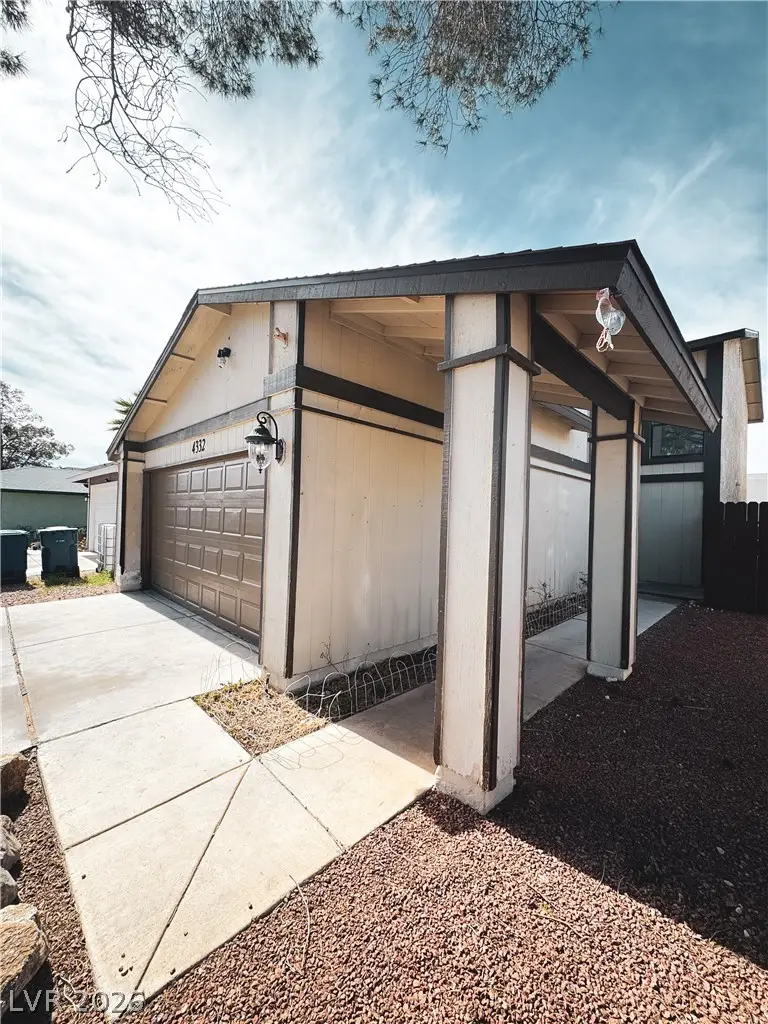 4332 Fox Point Drive, Las Vegas, NV 89108 - #3