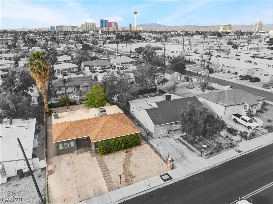 1408 E Carson Avenue, Las Vegas, NV 89101 - #3