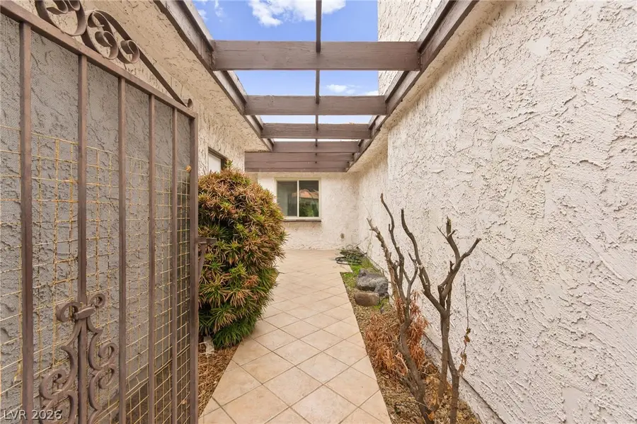 3116 Sonata Drive, Las Vegas, NV 89121 - #3