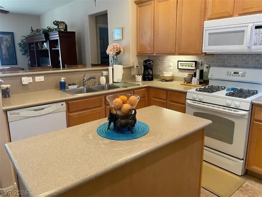 5377 Sleeping Cat Street, Las Vegas, NV 89122 - #2