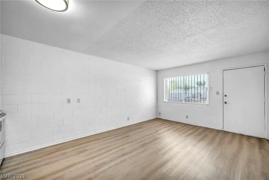 605 S Royal Crest Circle #6, Las Vegas, NV 89169 - #2