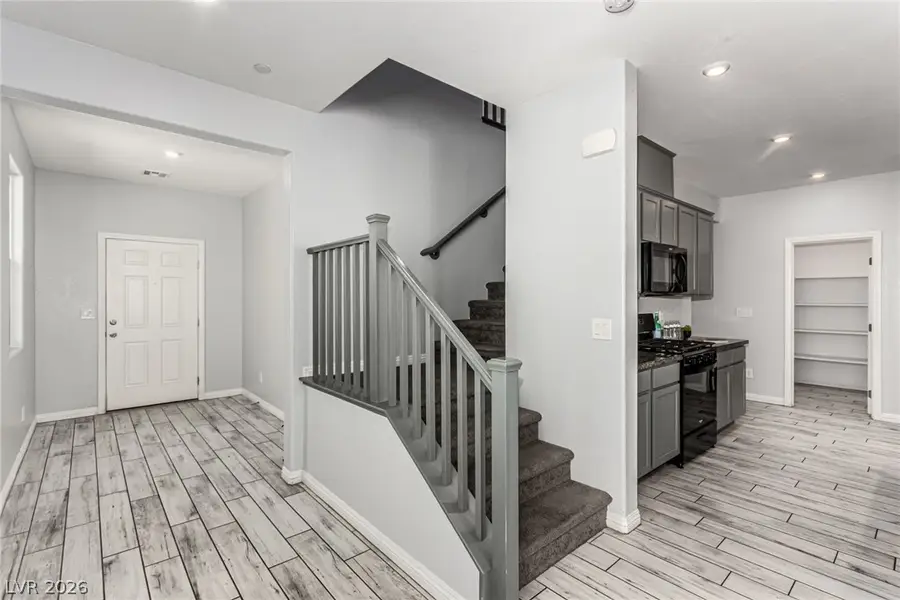 6106 Castle Gardens Avenue, Las Vegas, NV 89130 - #3