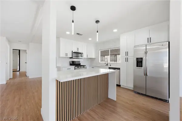 4557 Royal Ridge Way, Las Vegas, NV 89103