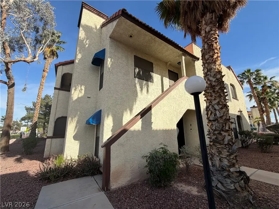 6121 W Oakey Boulevard #D, Las Vegas, NV 89146 - #2