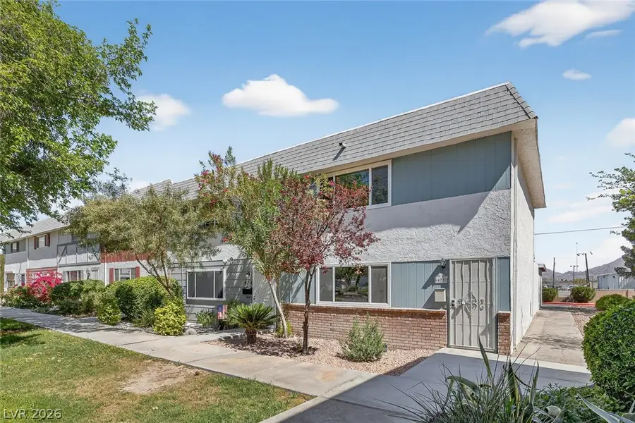 422 Greenbriar Townhouse Way, Las Vegas, NV 89121 - #2