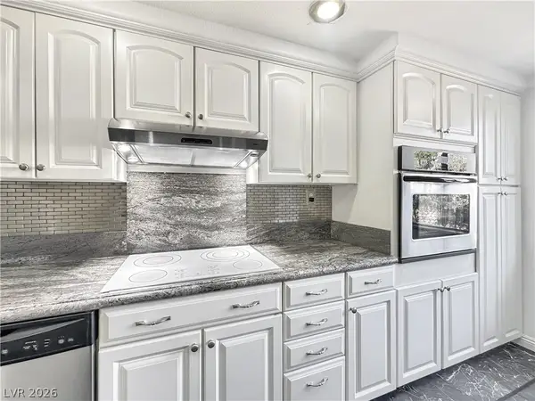 730 S Royal Crest Circle #424, Las Vegas, NV 89169