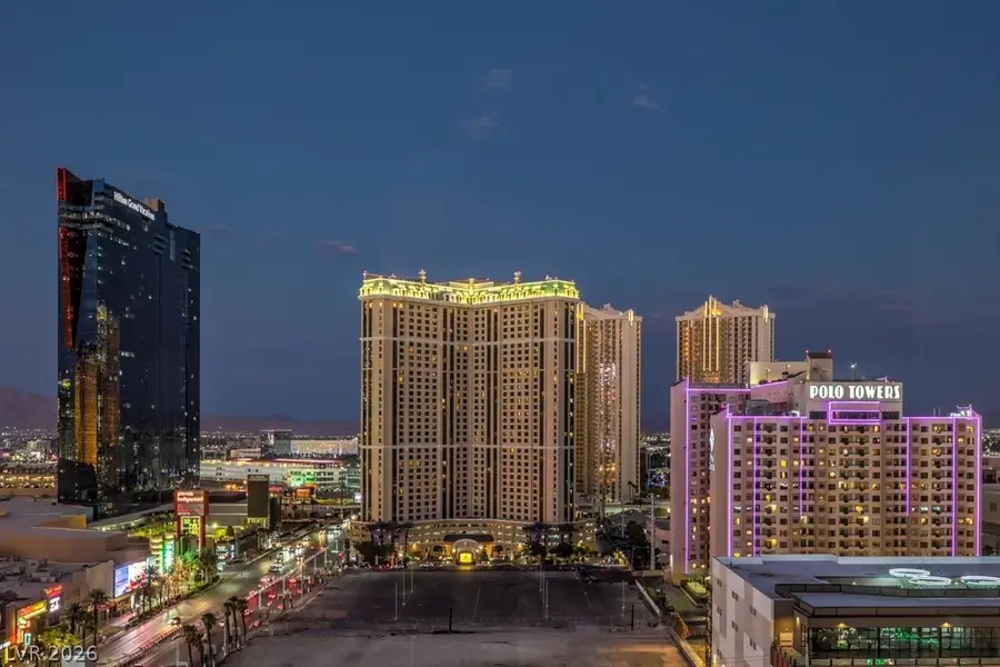 3722 Las Vegas Boulevard #1204, Las Vegas, NV 89158 - #3