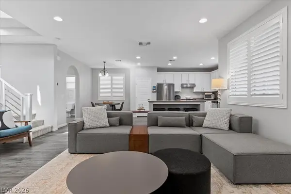 9008 Misty Leaf Avenue, Las Vegas, NV 89148