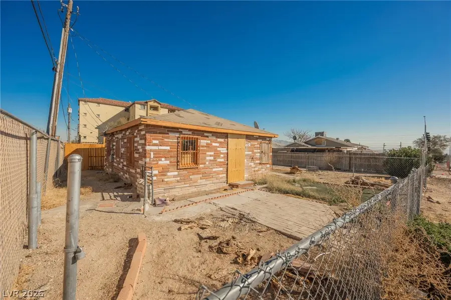 1220 E Ogden Avenue, Las Vegas, NV 89101 - #3