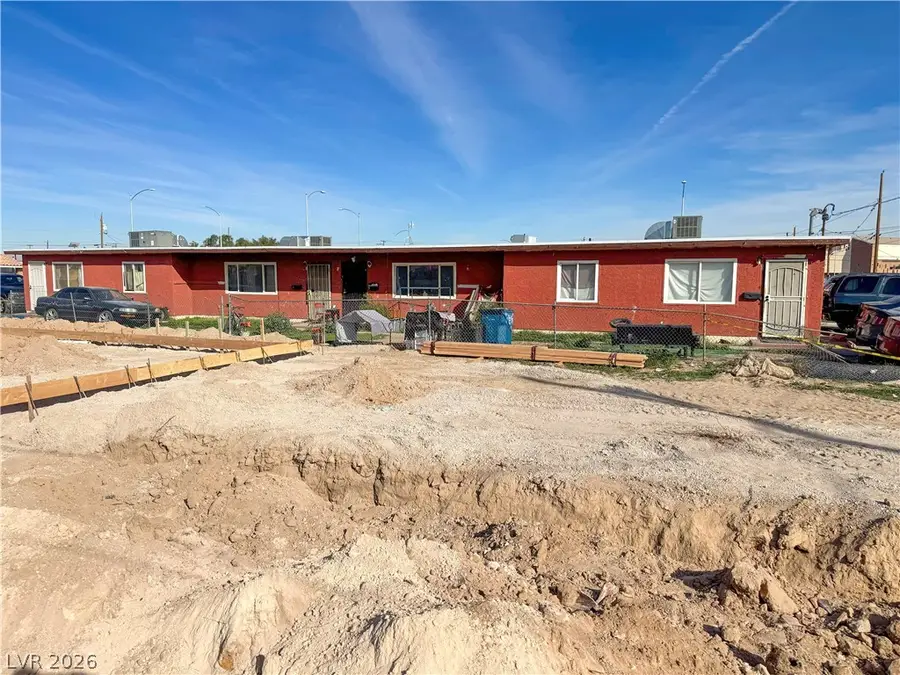 705 W Monroe Avenue, Las Vegas, NV 89106 - #2