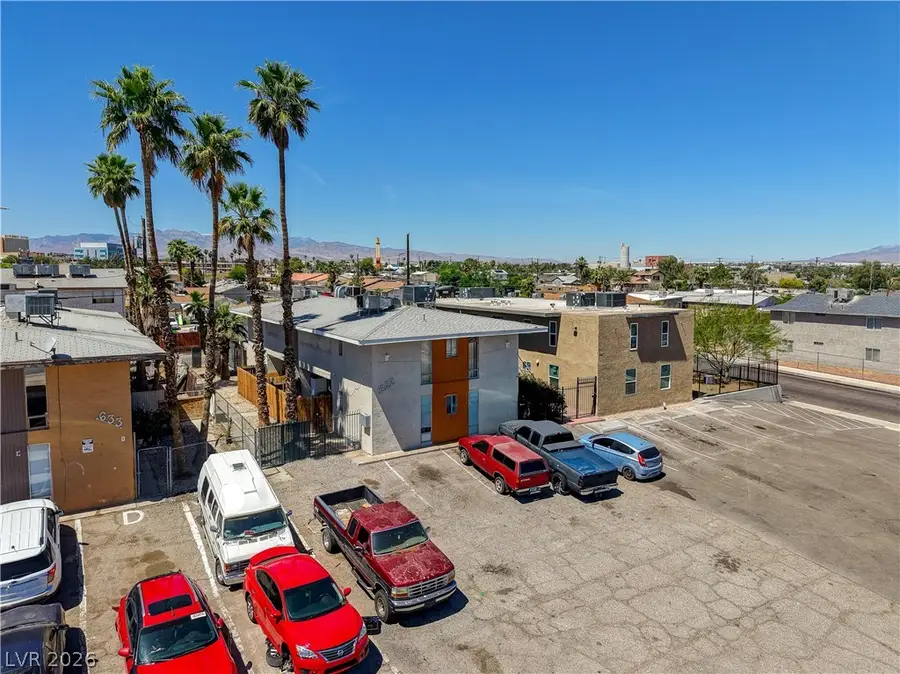 637 N 11th Street, Las Vegas, NV 89101 - #2