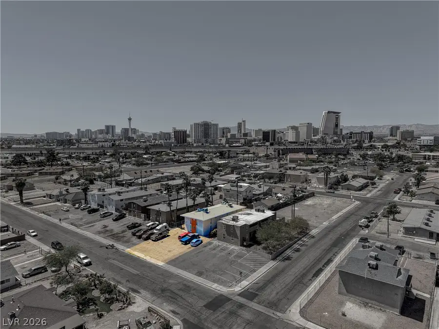637 N 11th Street, Las Vegas, NV 89101 - #3