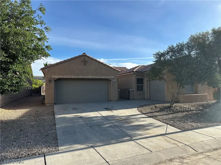 5728 Flying Birdie Avenue, Las Vegas, NV 89122 - #2