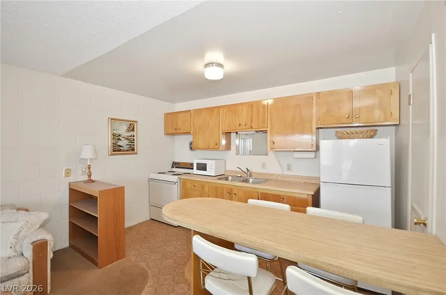 3720 Royal Crest Street #21, Las Vegas, NV 89119 - #3