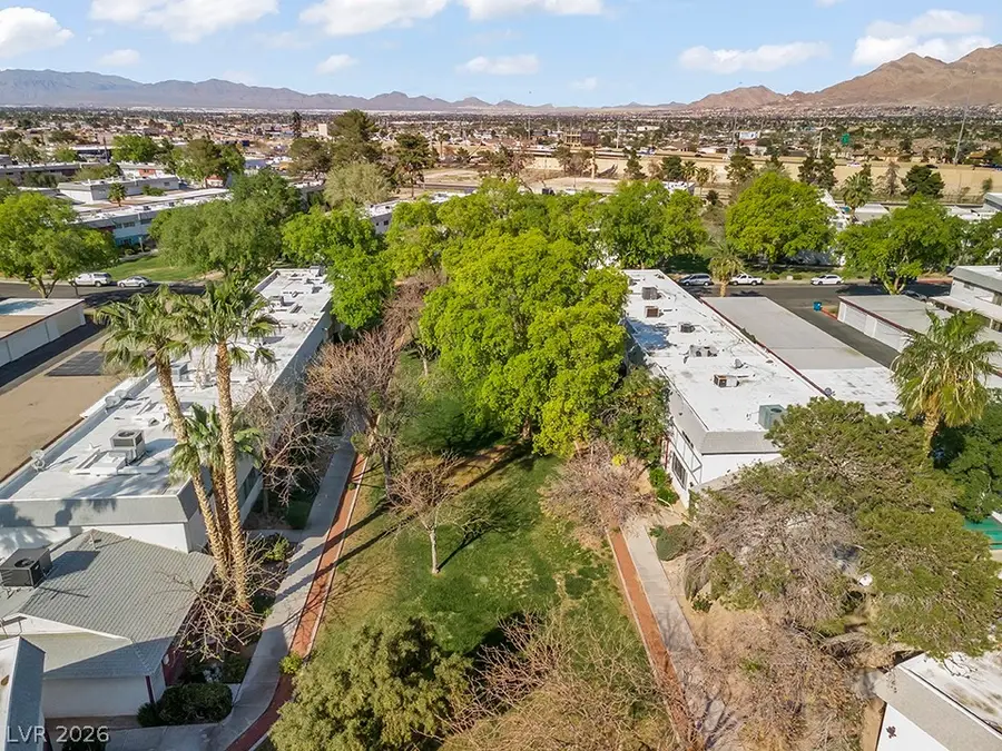 213 Greenbriar Townhouse Way, Las Vegas, NV 89121 - #3