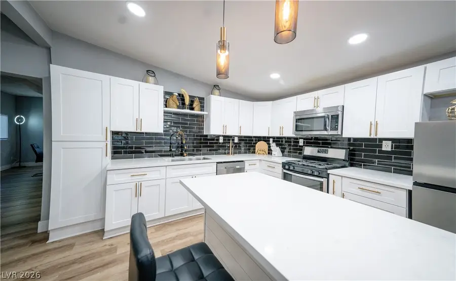 1660 Izabella Avenue, Las Vegas, NV 89169 - #2