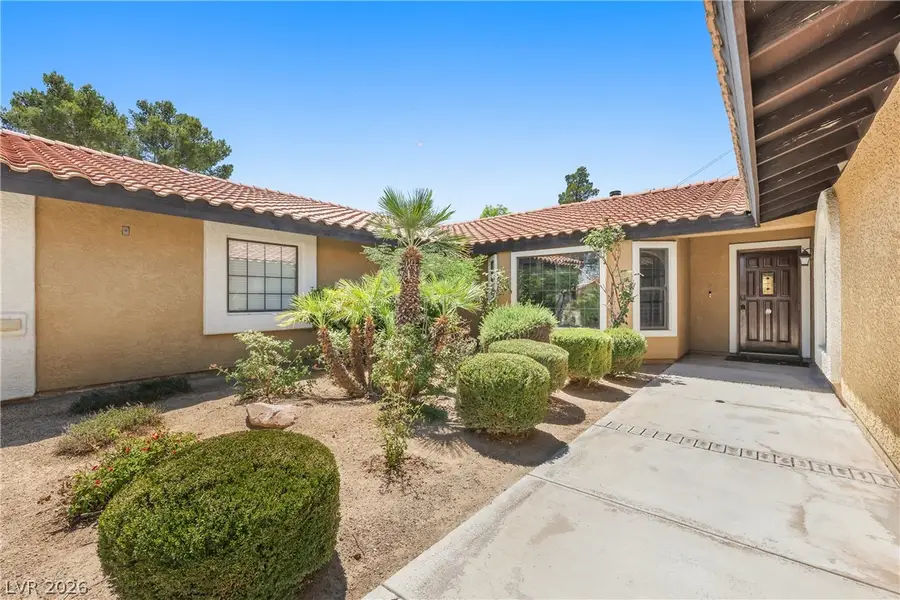 5555 Palmyra Avenue, Las Vegas, NV 89146 - #3