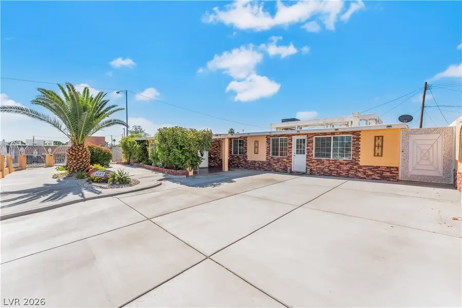 2083 La Vante Avenue, Las Vegas, NV 89169 - #3