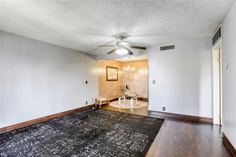 585 S Royal Crest Circle #20, Las Vegas, NV 89169 - #2