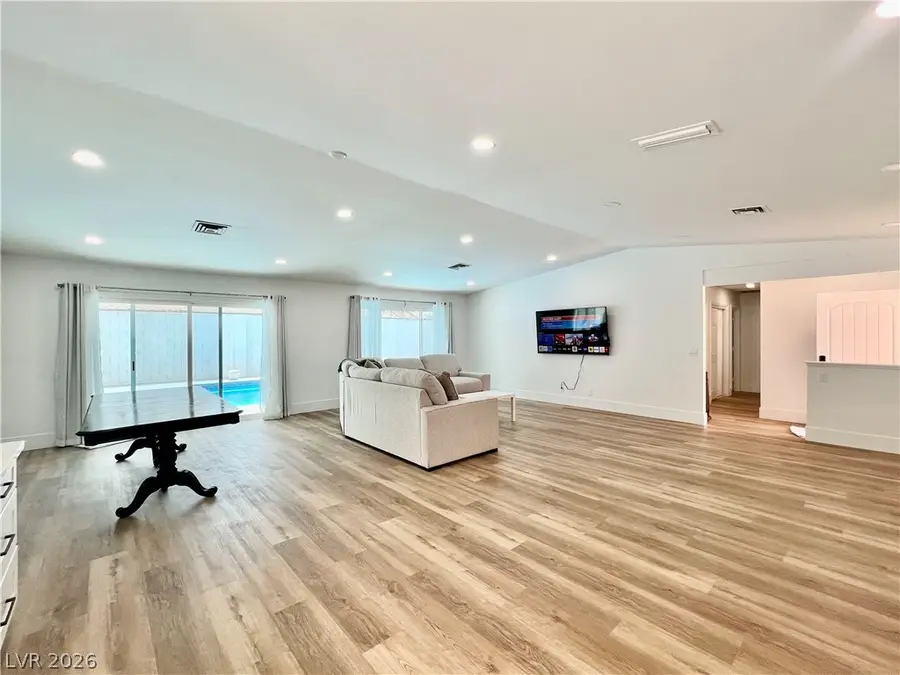 6191 Bullion Boulevard, Las Vegas, NV 89103 - #3
