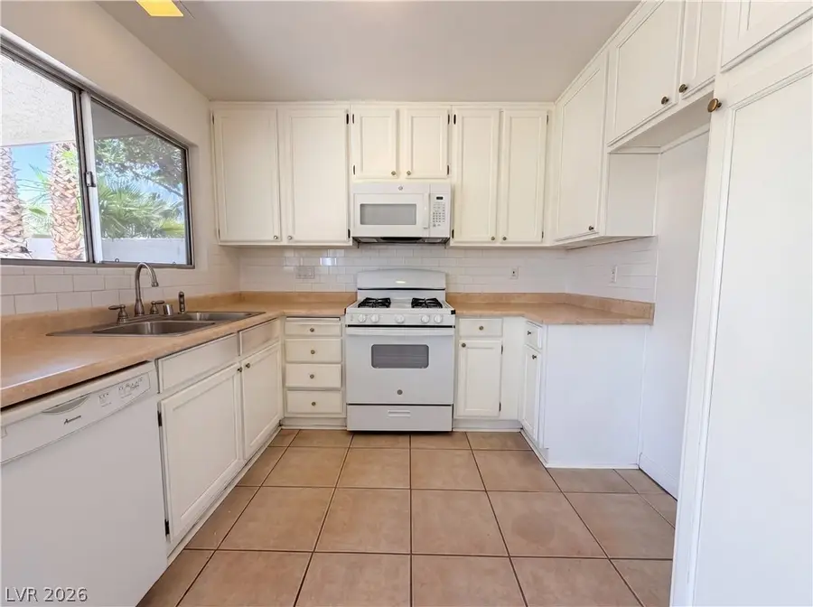 699 Thousand Oaks Drive, Las Vegas, NV 89123 - #2
