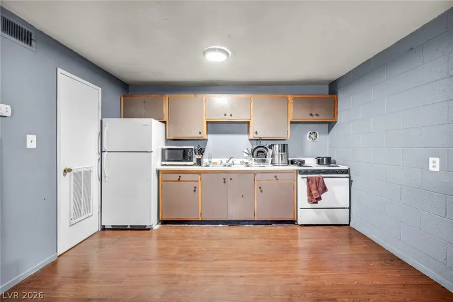3718 Hazelwood Street #7, Las Vegas, NV 89119 - #3