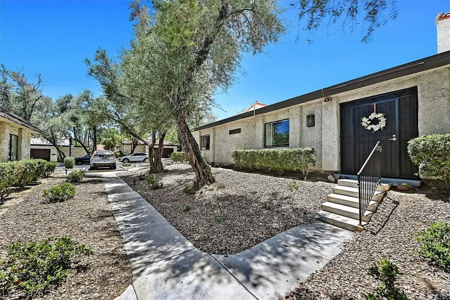 2450 El Paseo Circle, Las Vegas, NV 89121 - #2