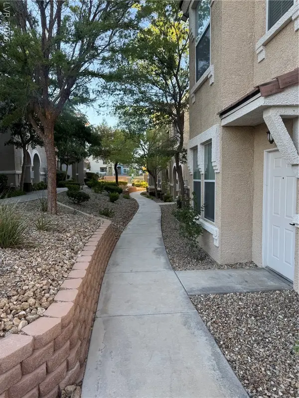 10001 Peace Way #1215, Las Vegas, NV 89147