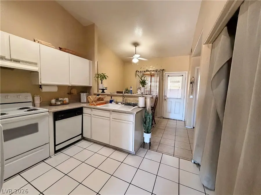 3881 Soda Springs Drive, Las Vegas, NV 89115 - #2